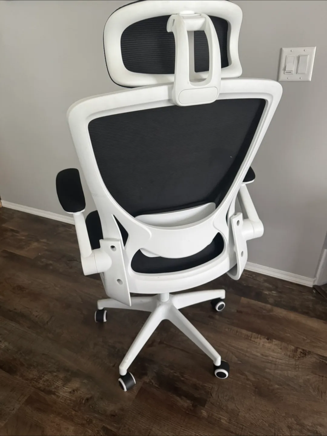 Ergonomic Office Chair - White & Black thumbnail
