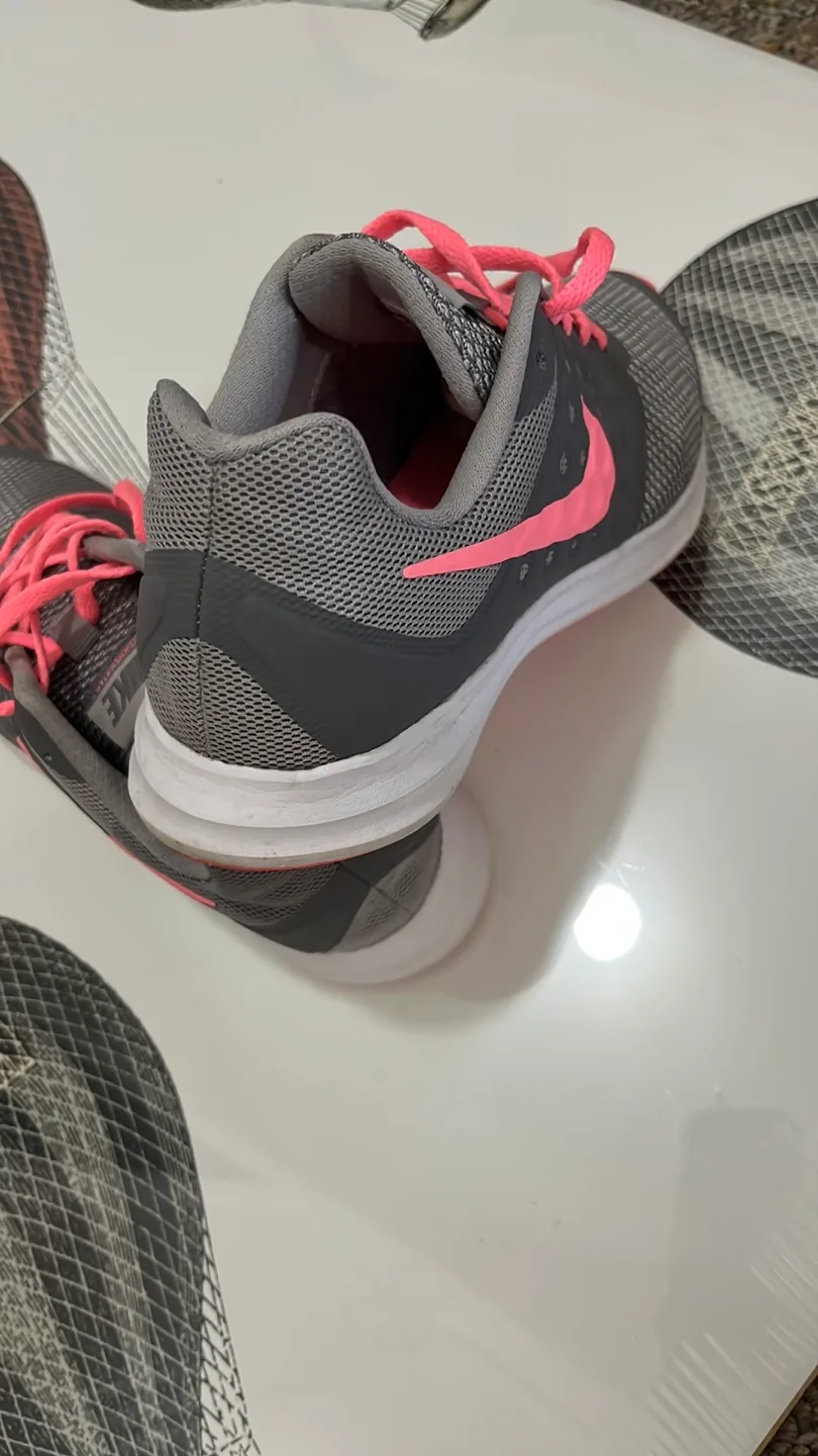 Nike Downshifter 5Y = 6.5 Women's Running Shoes image indicator(3)