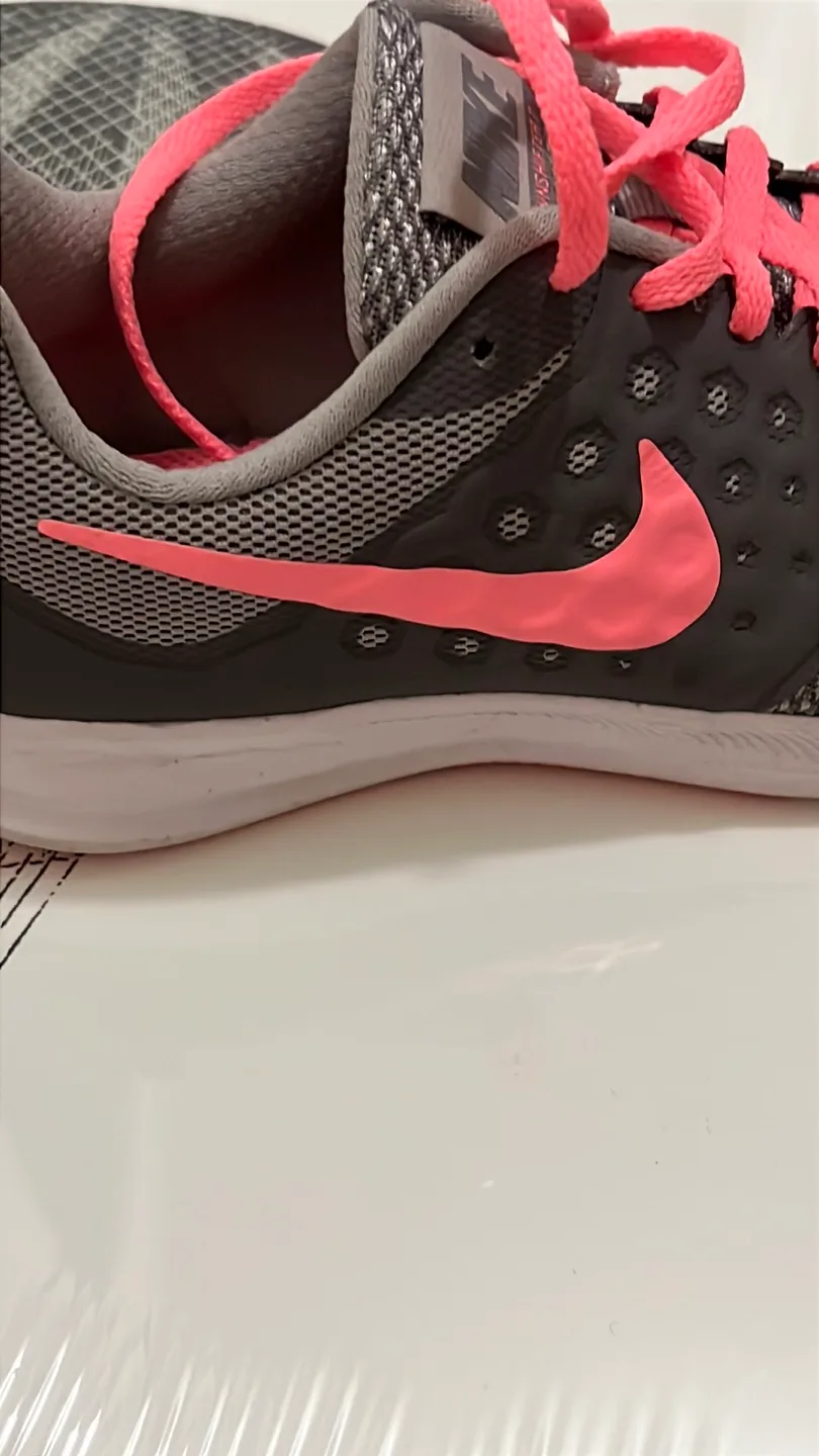 Nike Downshifter 5Y = 6.5 Women's Running Shoes image indicator(5)