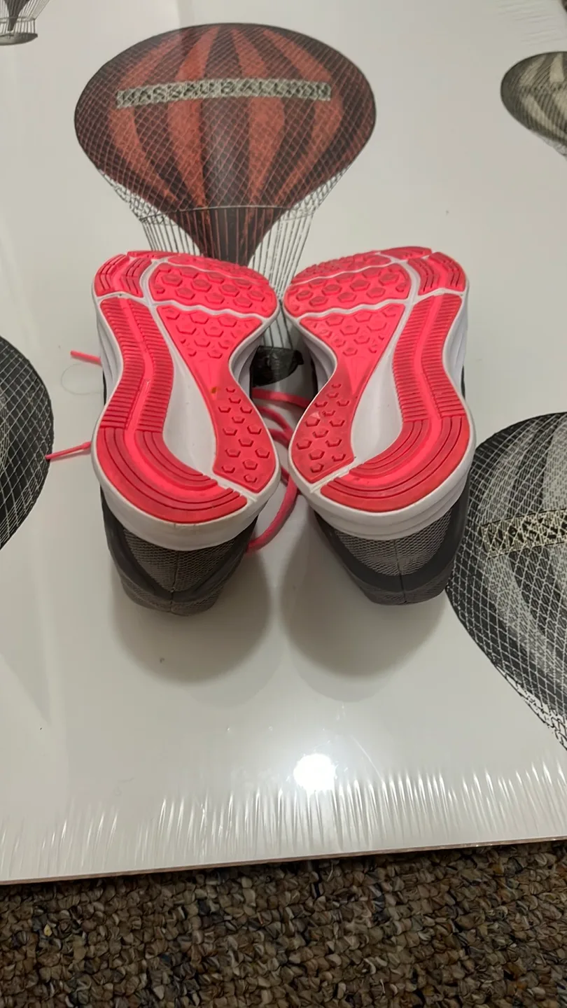 Nike Downshifter 5Y = 6.5 Women's Running Shoes image indicator(7)