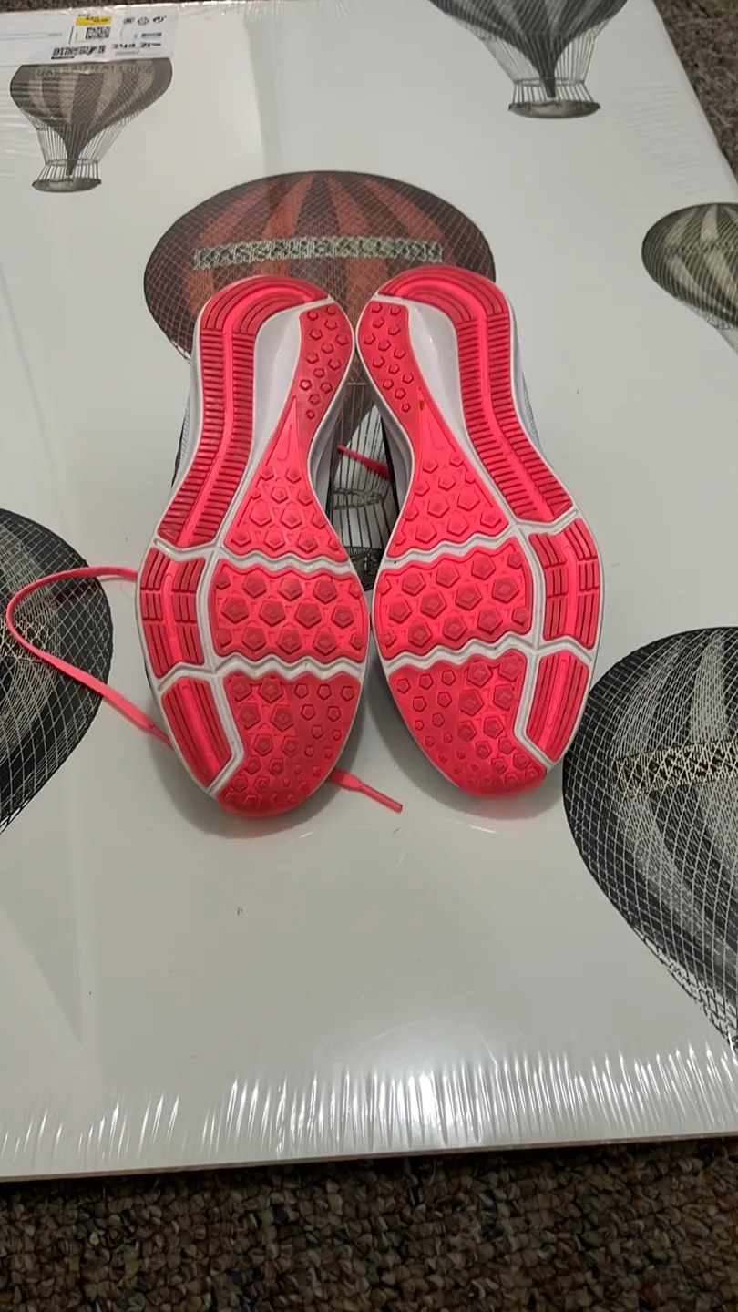 Nike Downshifter 5Y = 6.5 Women's Running Shoes image indicator(6)