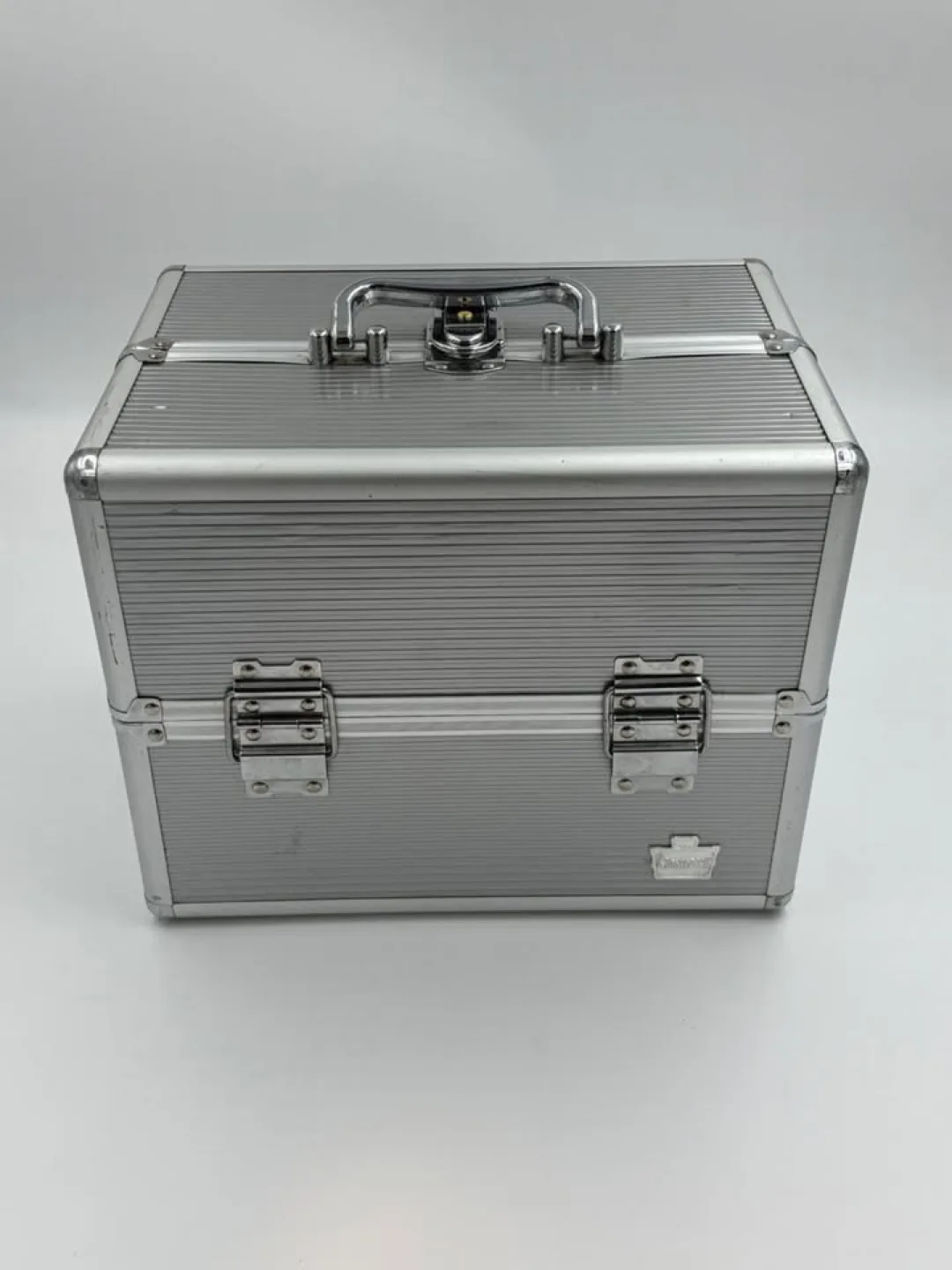 Silver Aluminum Makeup/Cosmetic Organizer Case thumbnail