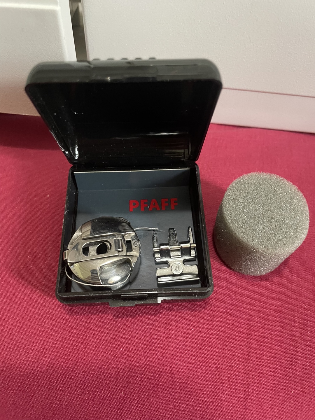 Pfaff Hobbymatic 935 Sewing Machine - photo 5