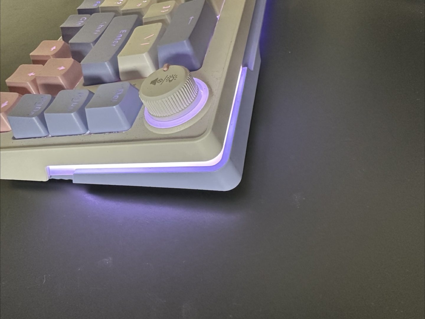 SM68 RGB Mechanical Gaming Keyboard - photo 2