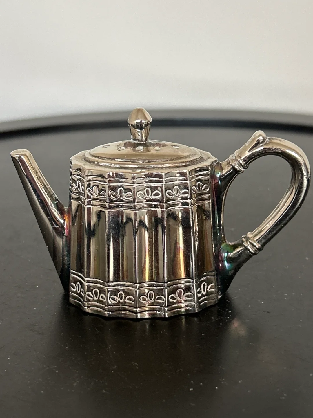 🇨🇦Rodinger Silver Plated Teapot Salt Shaker thumbnail
