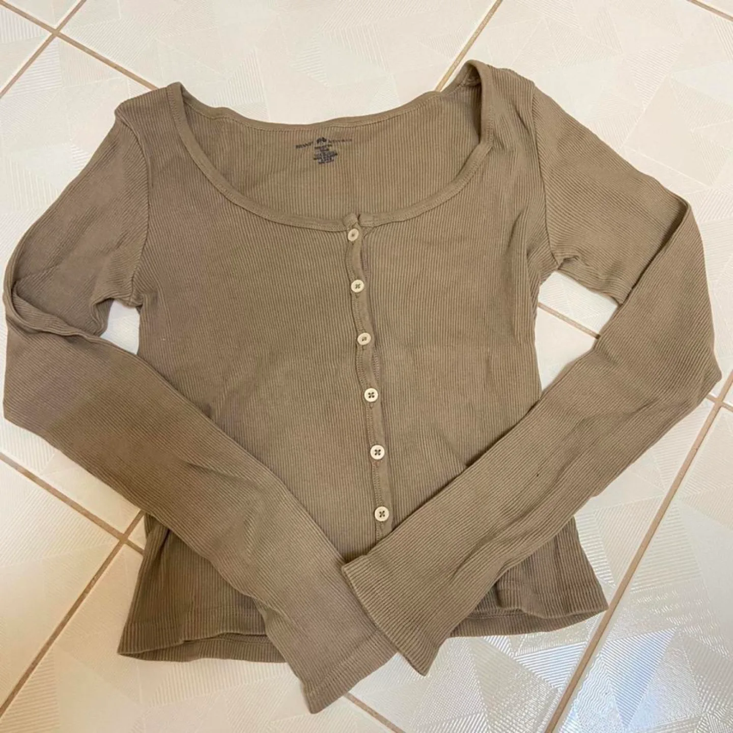 Brandy Melville Brown Cardigan Long Sleeve Top - One Size thumbnail