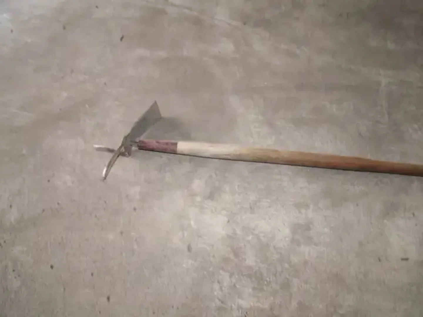 Garden Hoe thumbnail