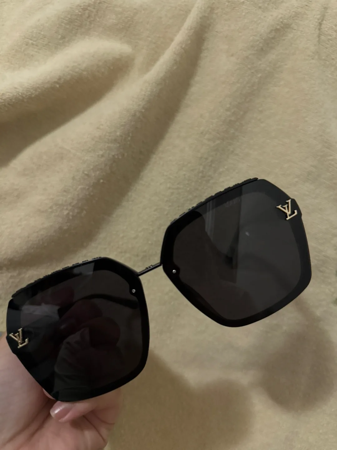 Louis Vuitton Sunglasses - Black thumbnail