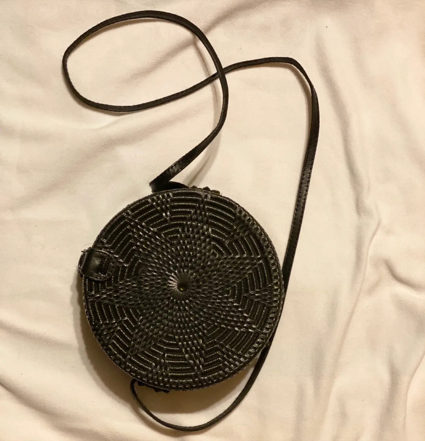 BLACK WOVEN ROUND CROSSBODY BAG- AMERII thumbnail