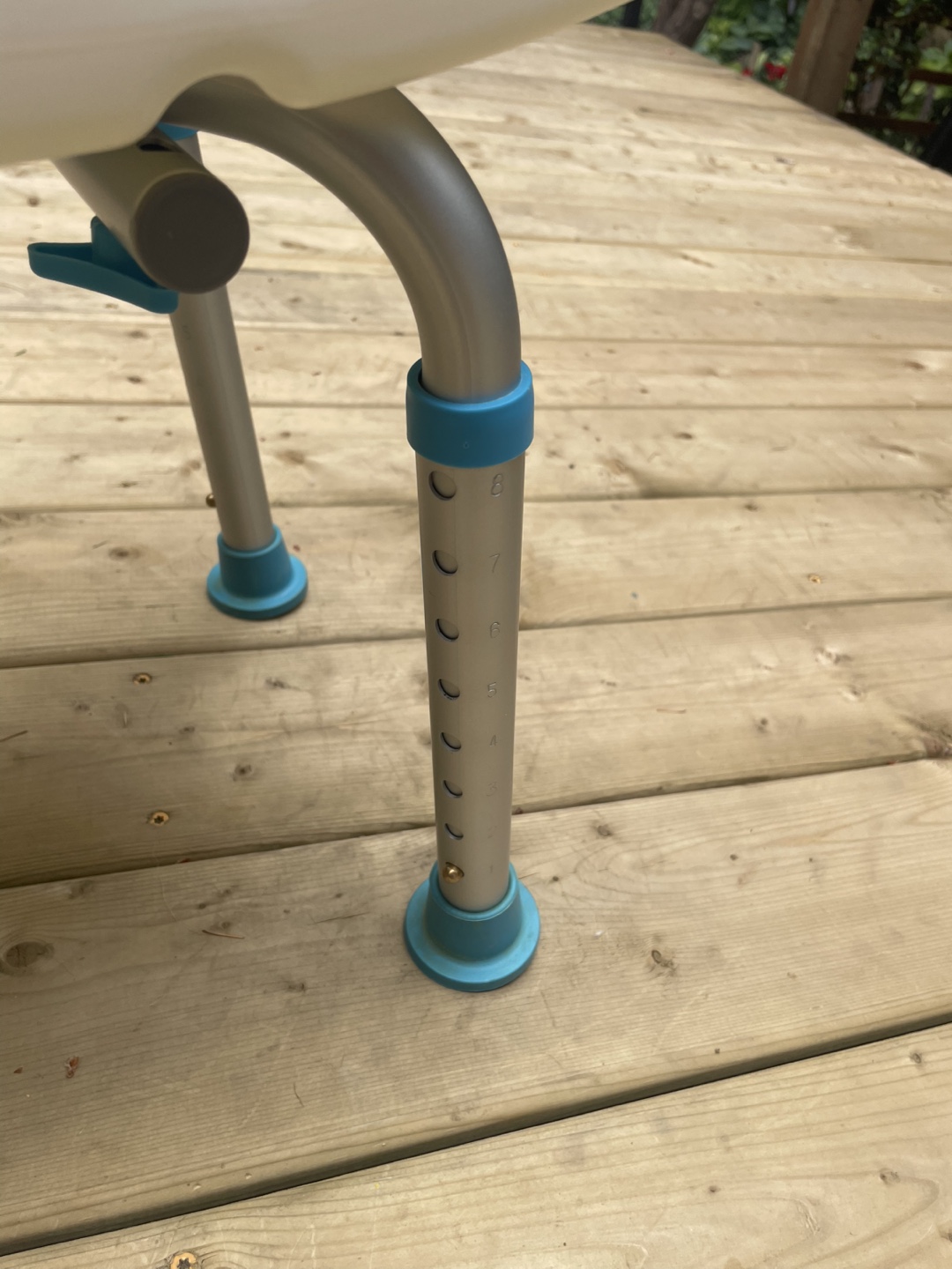 Adjustable White Bath/Shower Chair - photo 3