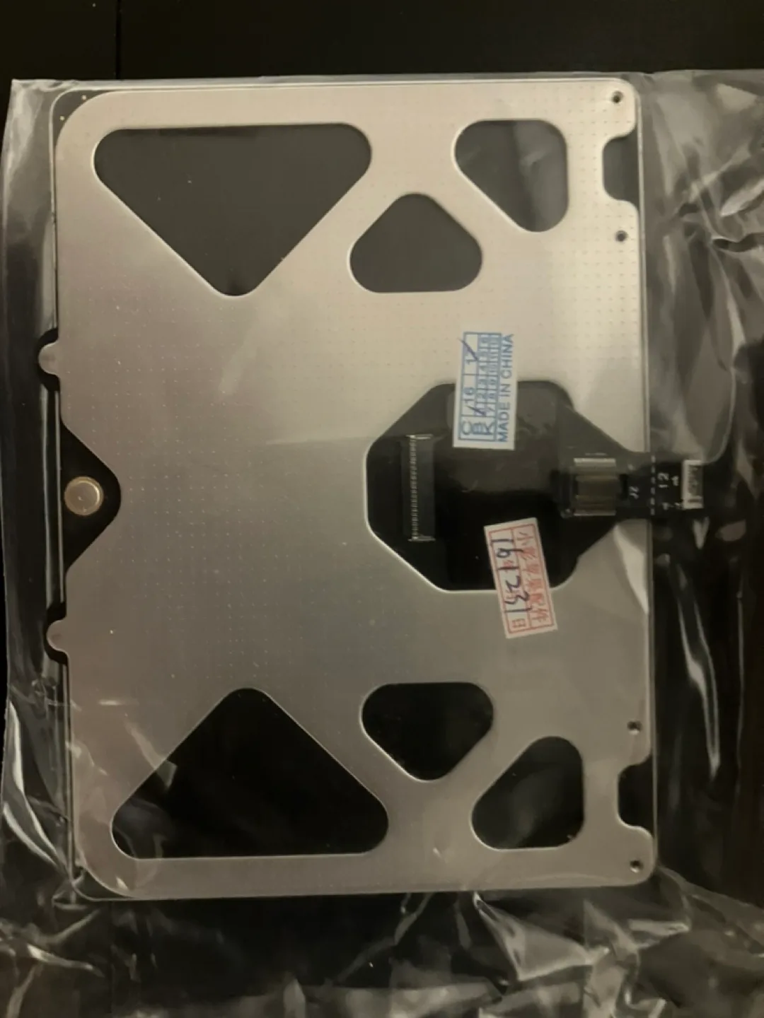 Apple MacBook Pro Trackpad With Flex Cable replacement part image indicator(4)