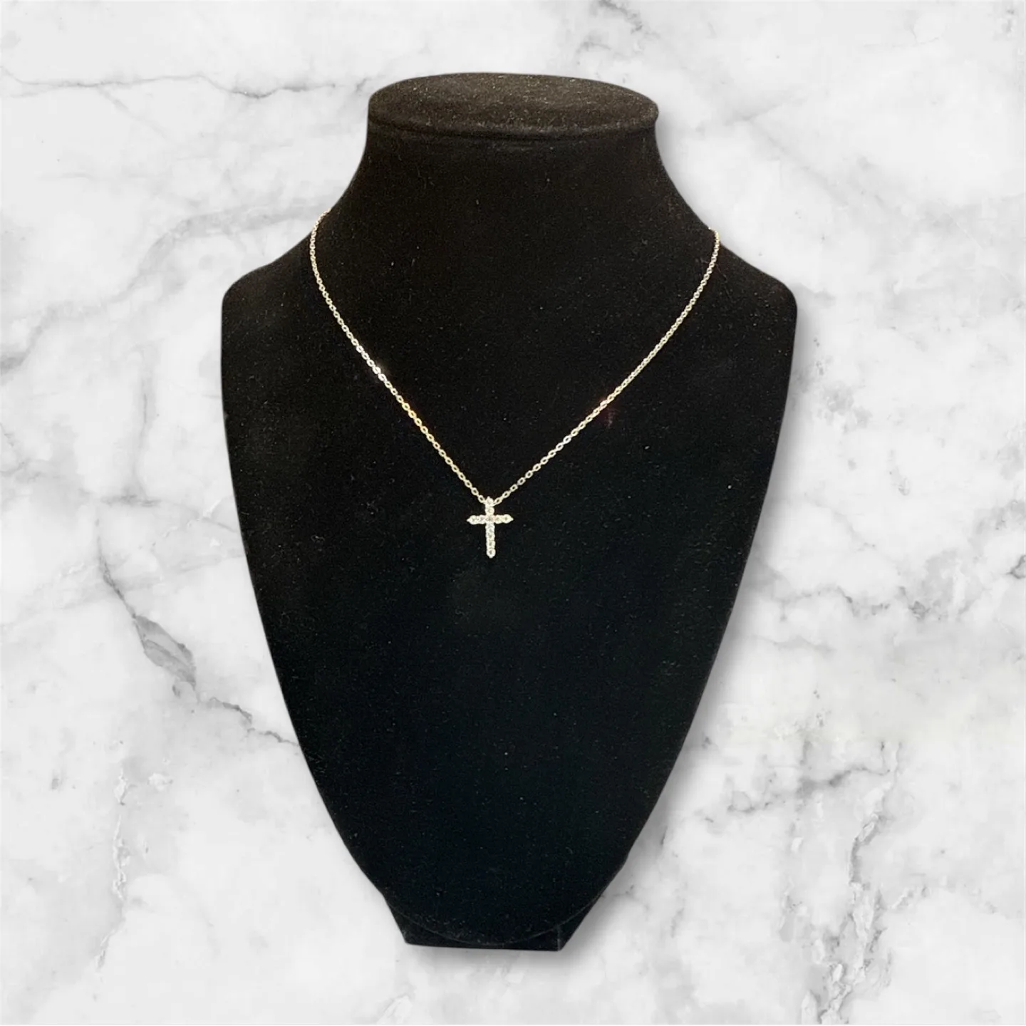 GRA Moissanite Cross Pendant Necklace thumbnail