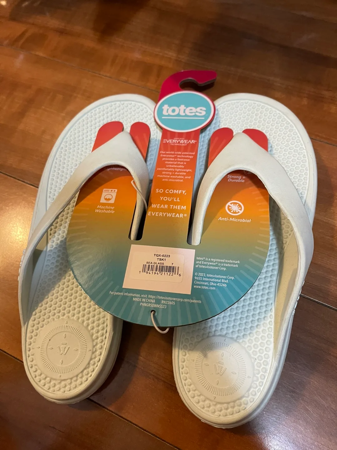 Totes Everywear Flip Flops Women's Size 7 Sandals - New thumbnail