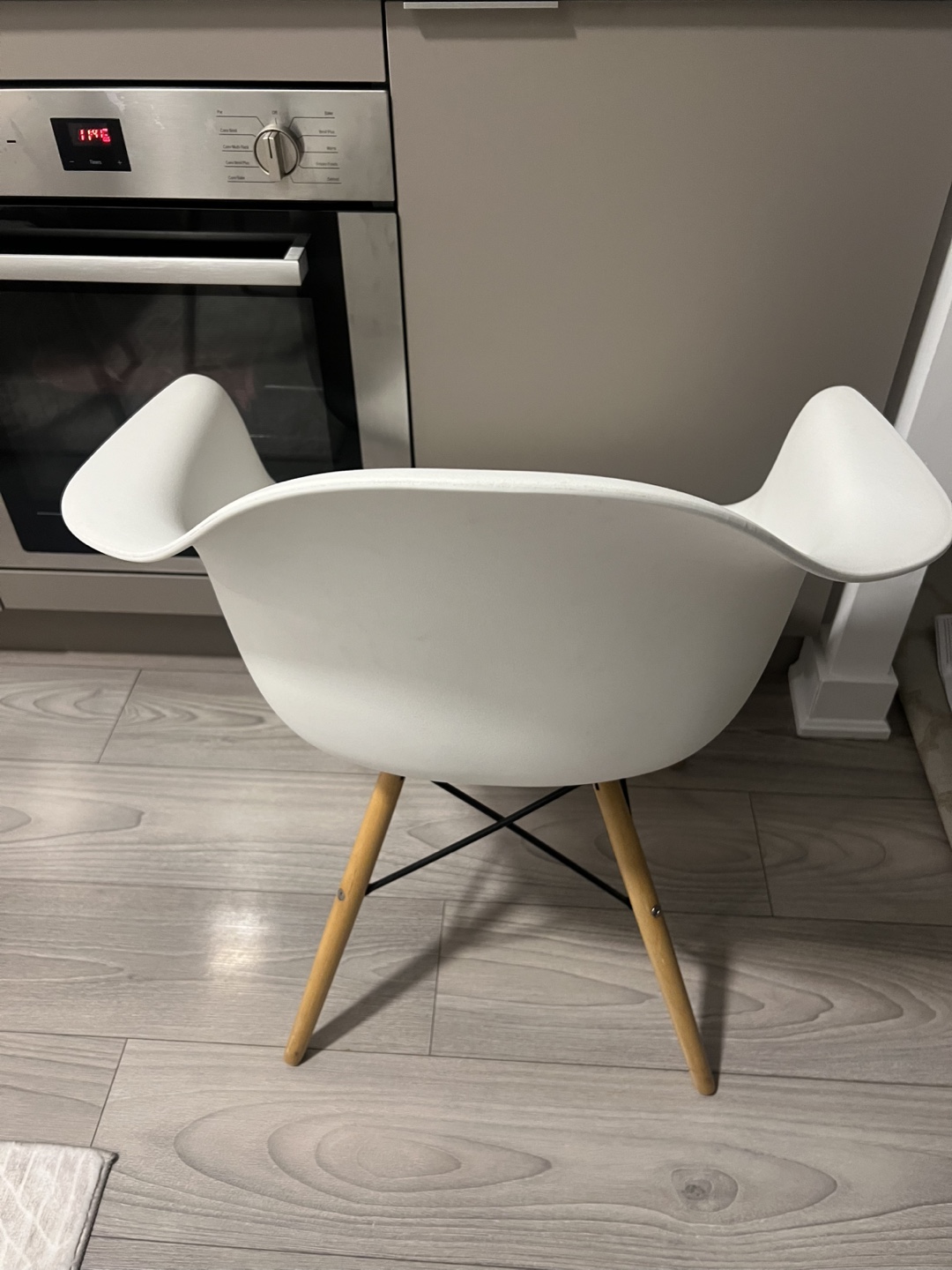 White Modern Armchair - photo 2
