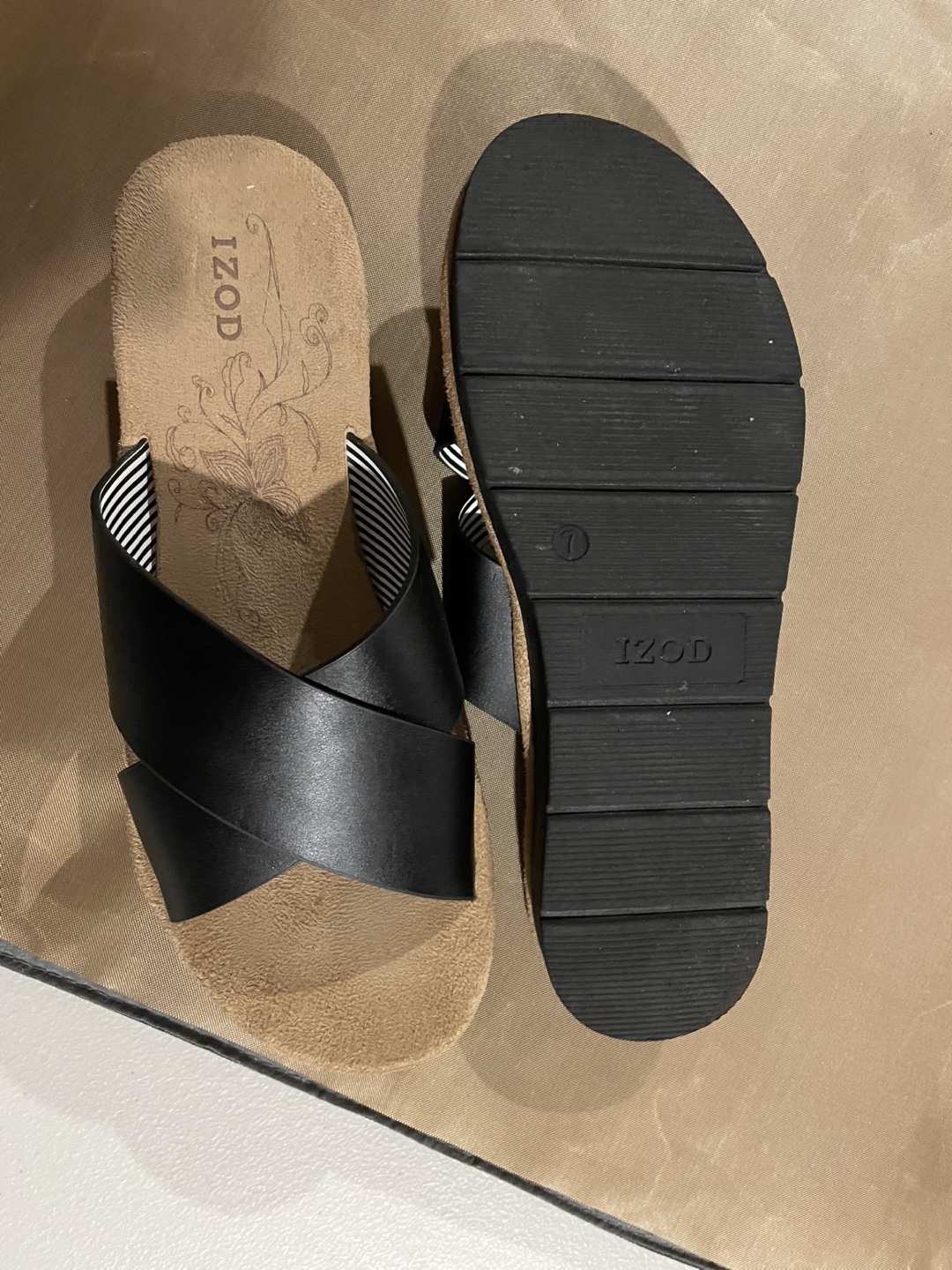 Ladies IZOD sandals size 7