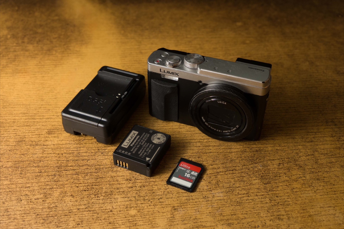 Panasonic Lumix DCZS80D - Point & Shoot 20.3MP Camera