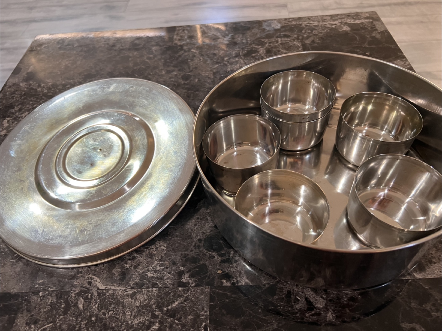Mixed Kitchen Utensils and Crockery Set! Moving Out Sale! - photo 3