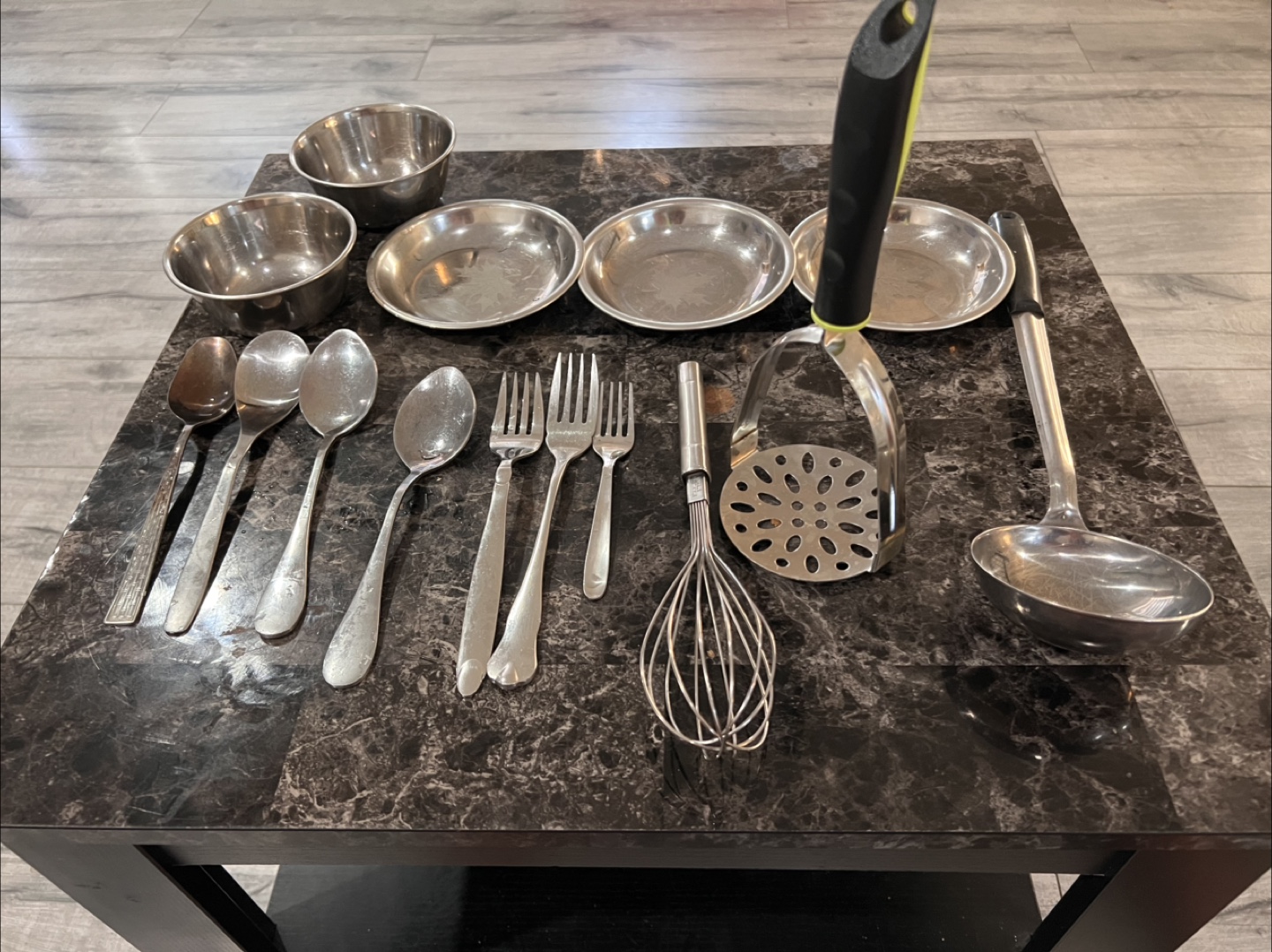 Mixed Kitchen Utensils and Crockery Set! Moving Out Sale!