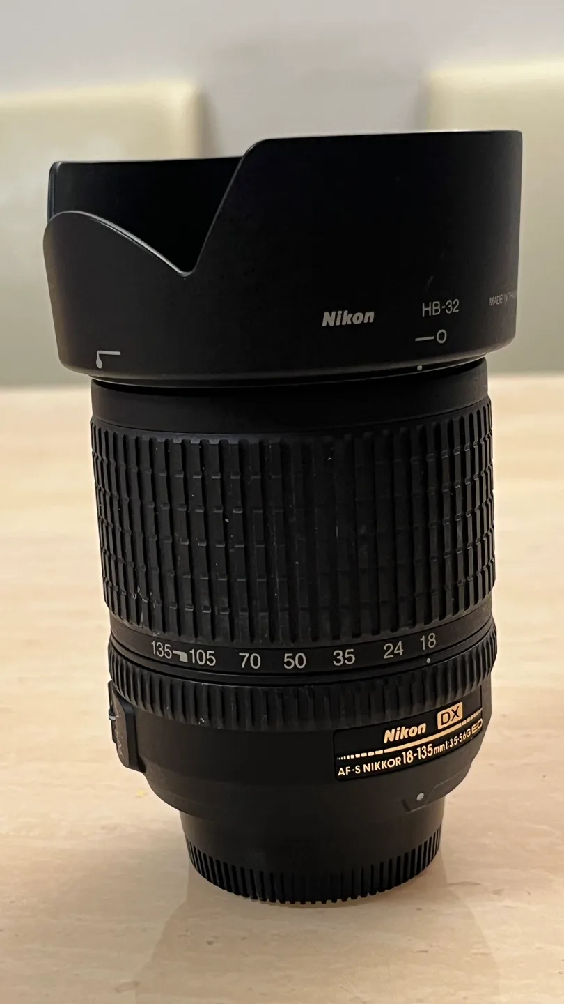 Nikon AF-S DX Nikkor 18-135mm Lens thumbnail