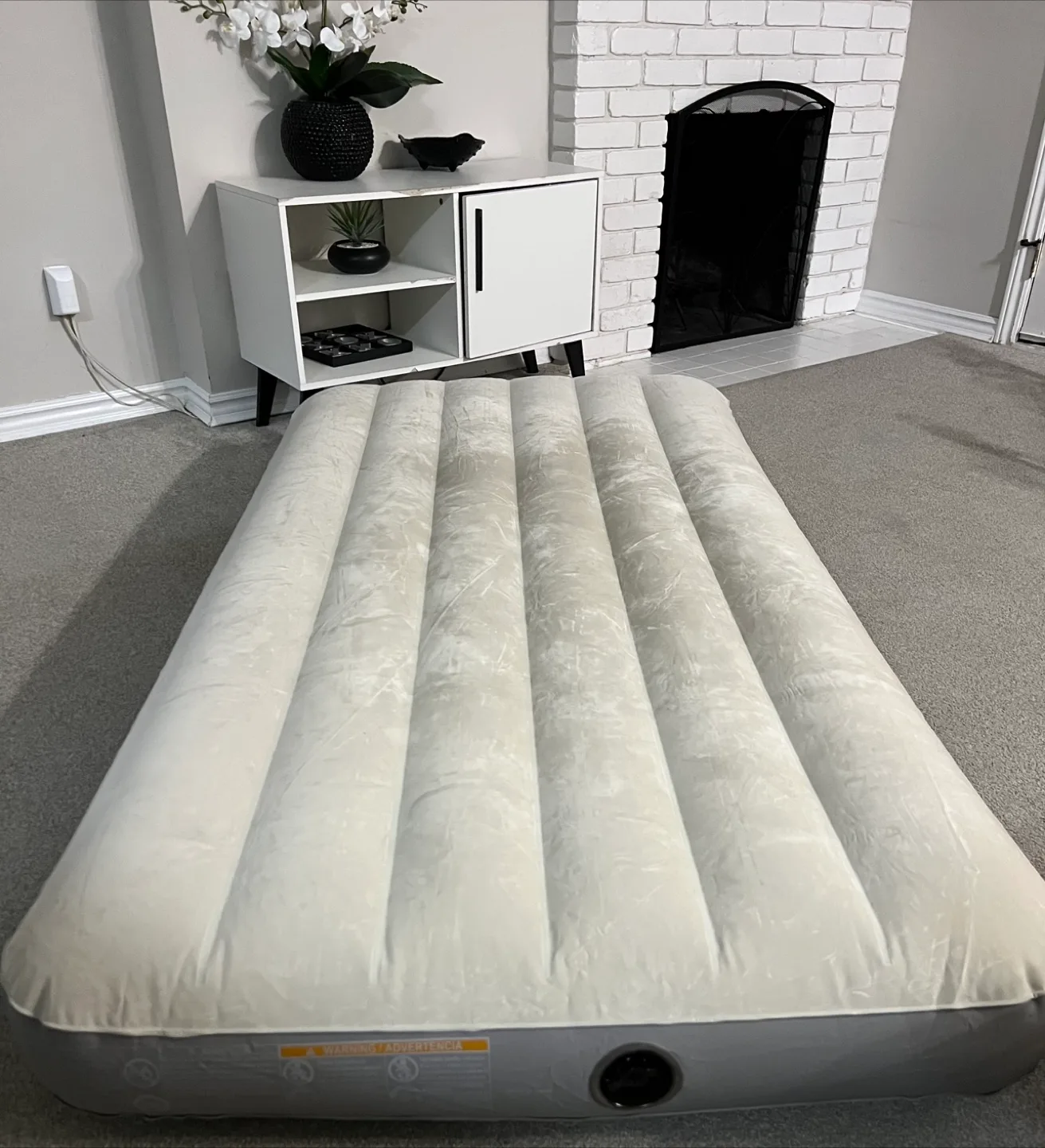 NEW Intex Twin Inflatable Air Mattress image indicator(2)