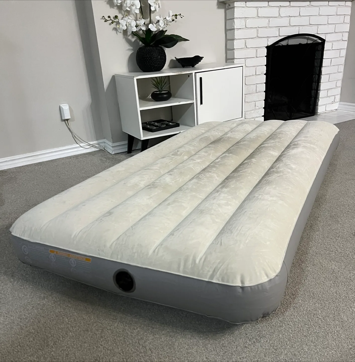 NEW Intex Twin Inflatable Air Mattress thumbnail
