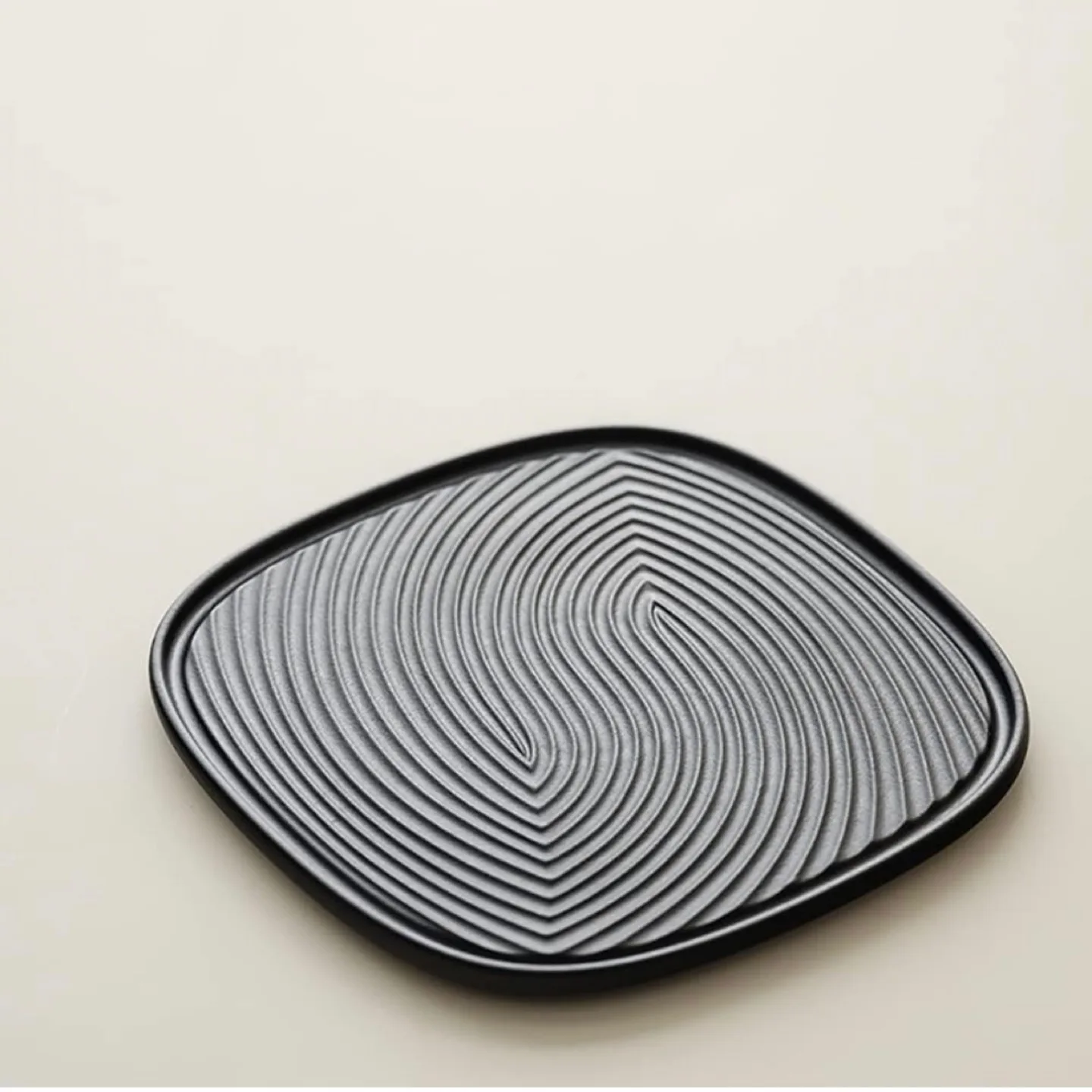 Beautiful Plate x Ceramic w/ Special Glaze thumbnail