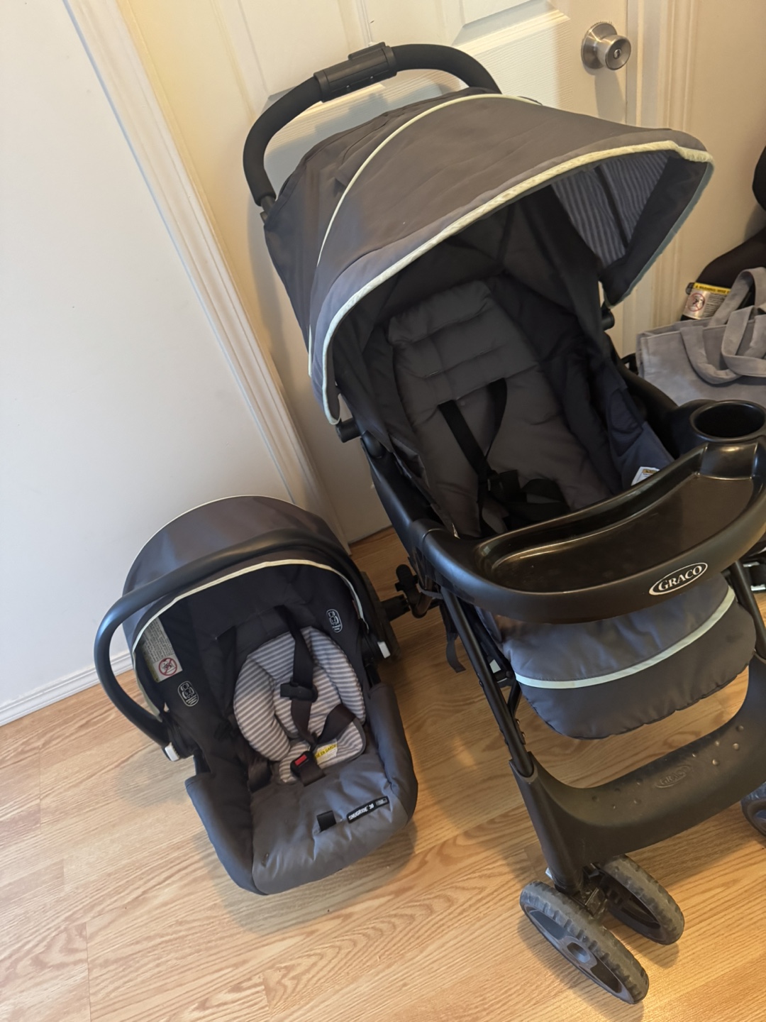Graco Stroller and Car Seat Combo - photo 3