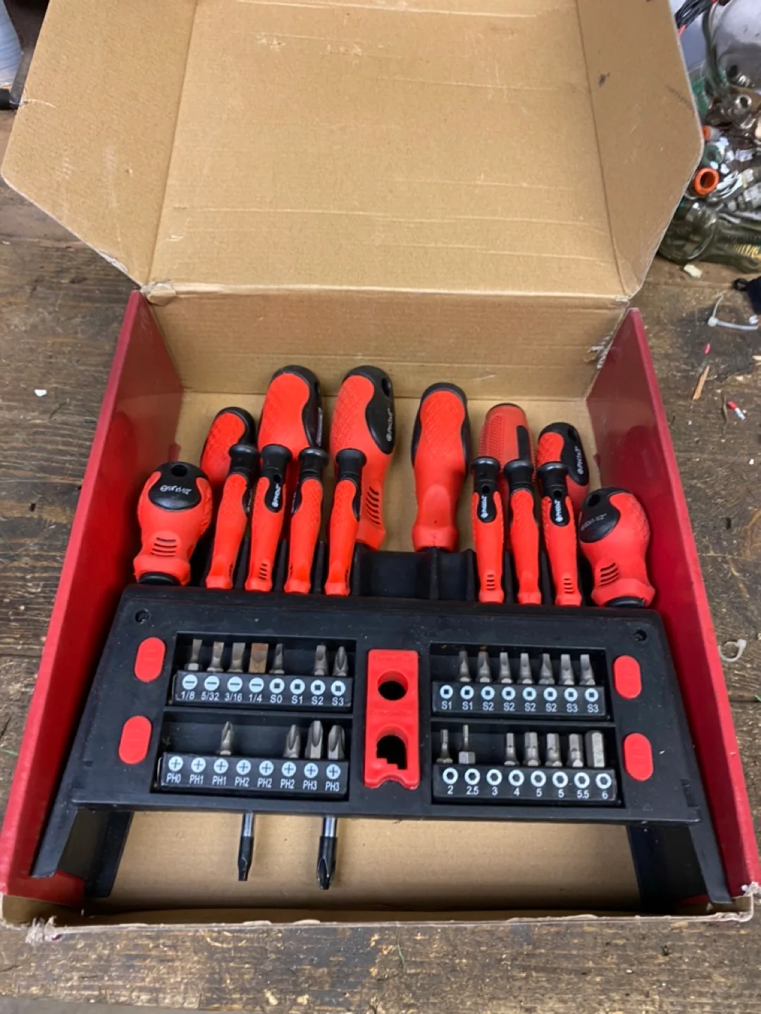 Benchmark Screwdriver and Bits Set - 50 Pieces thumbnail