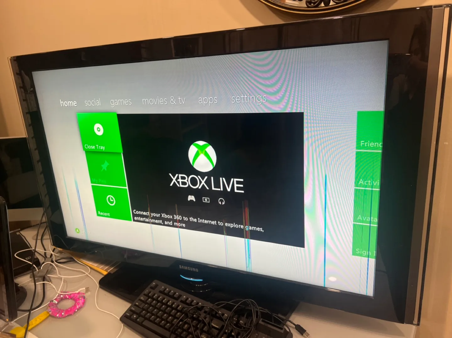 Samsung tv big size just some lines appear thumbnail
