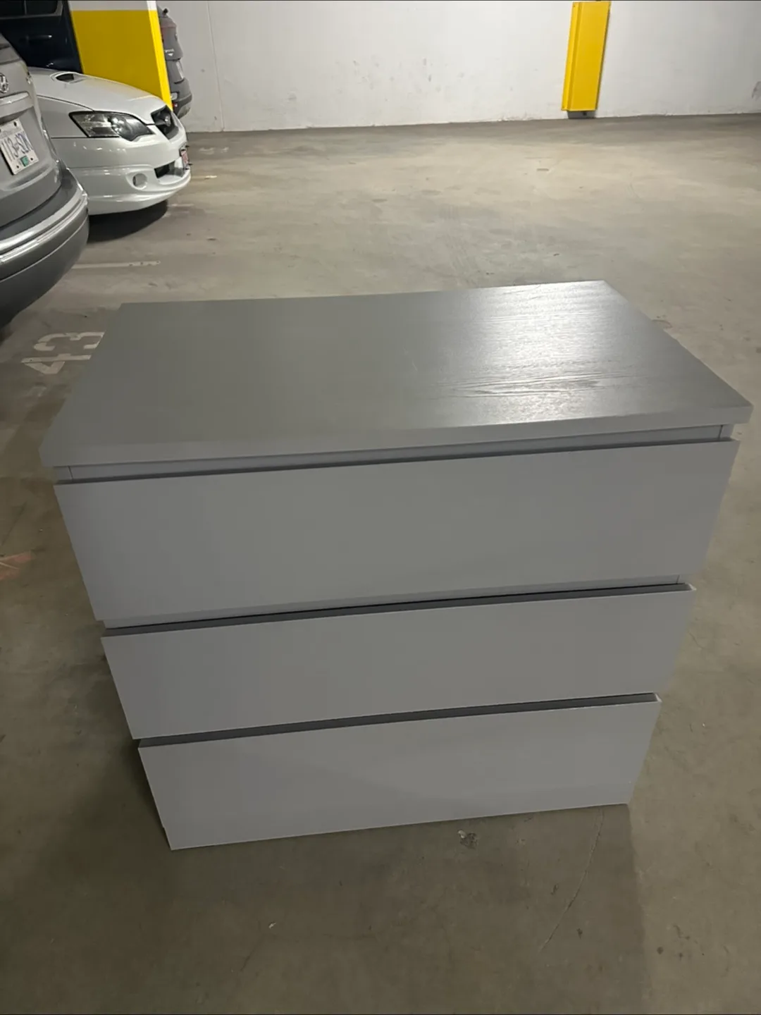 Ikea malm Special color dresser * Free delivery thumbnail