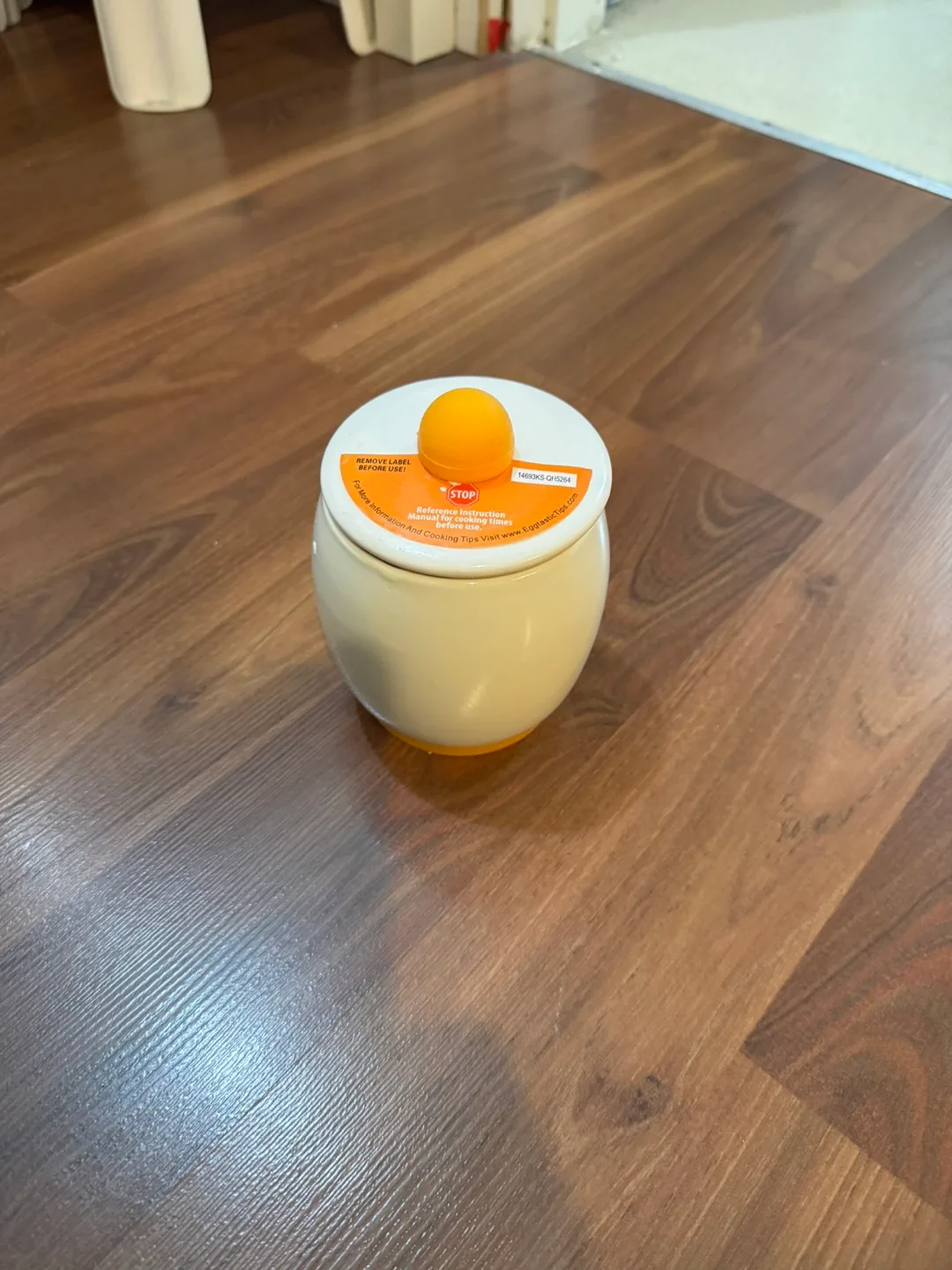 Egg-Tastic Ceramic Microwave Egg Cooker - New in Box! thumbnail