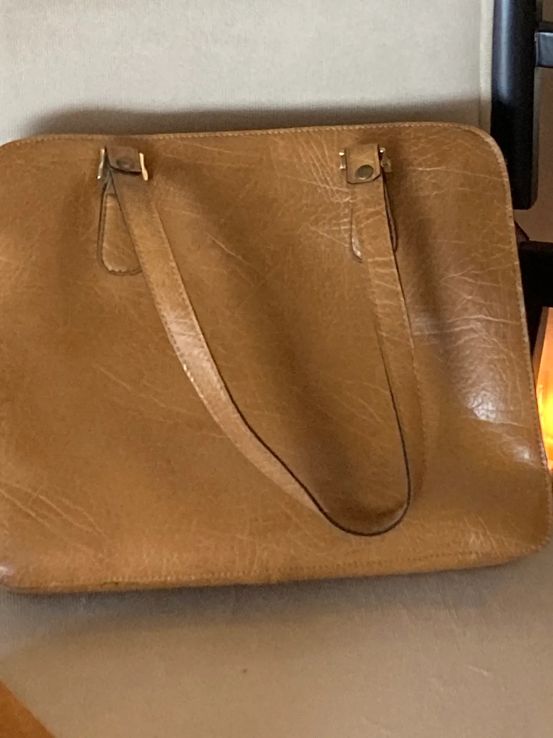 ✨Tan Leather Handbag image indicator(2)