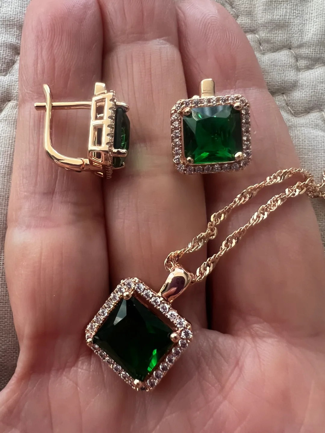 14k emerald earrings necklace