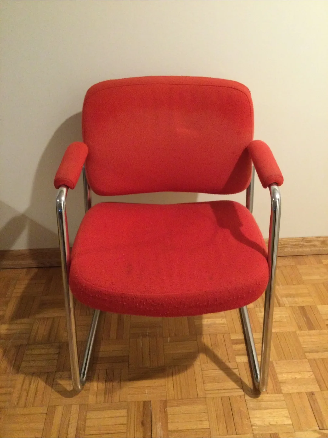 🇨🇦Red Armchair thumbnail