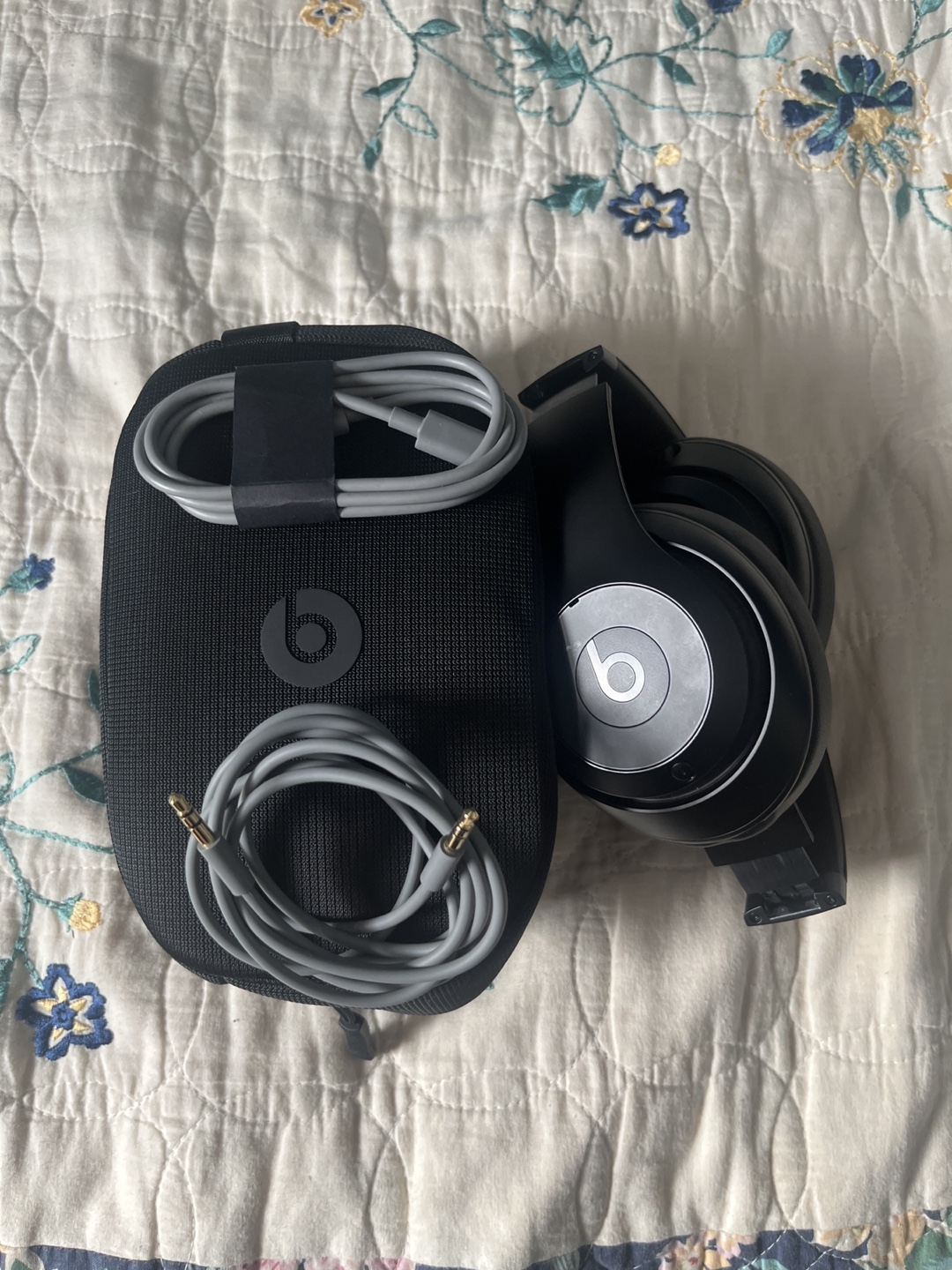 Beats Studio Pro Wireless Headphones - Black