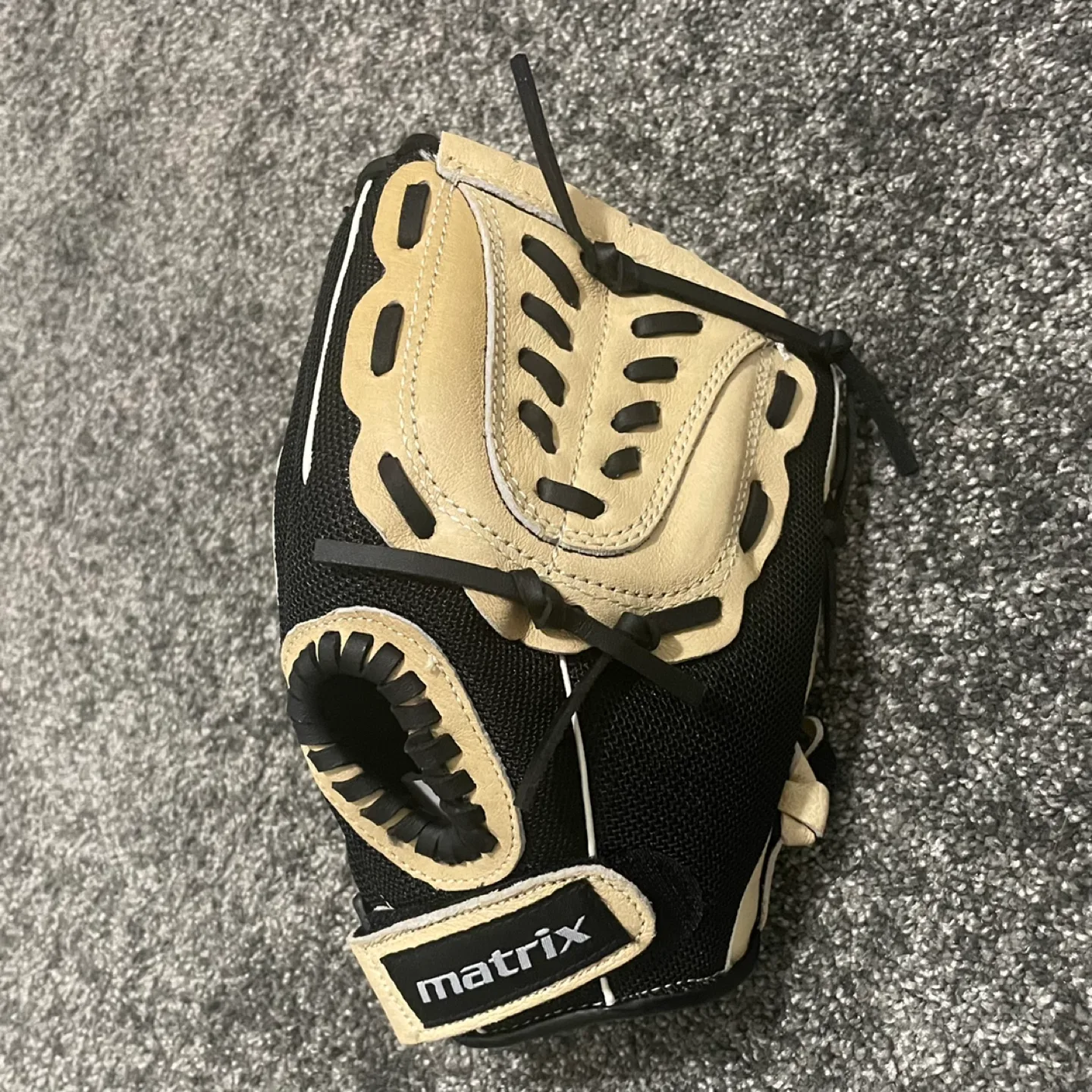Matrix Baseball Fielding Glove, Black/ Camel, 10-inch image indicator(4)