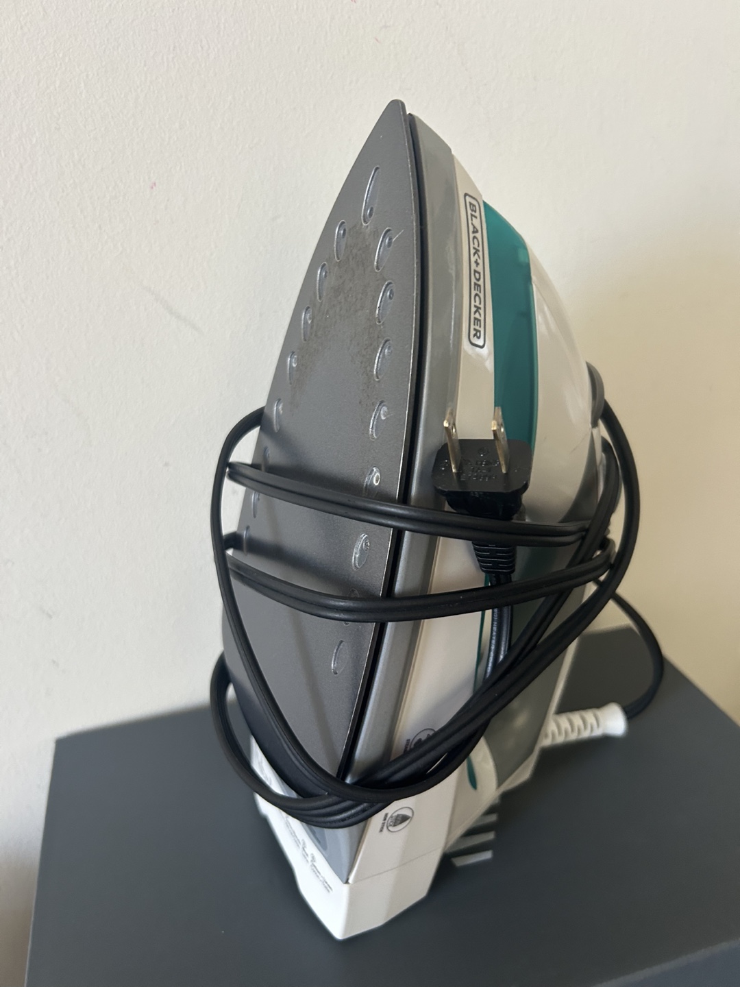 Black+Decker Easy Steam Iron - photo 2
