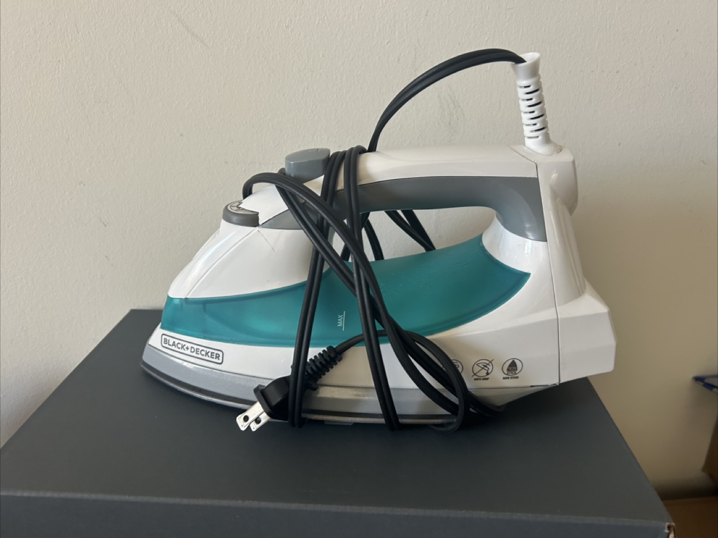 Black+Decker Easy Steam Iron
