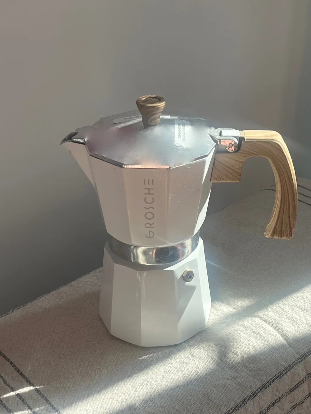 Grosche Milano Stovetop Espresso Maker - 6 Cup thumbnail