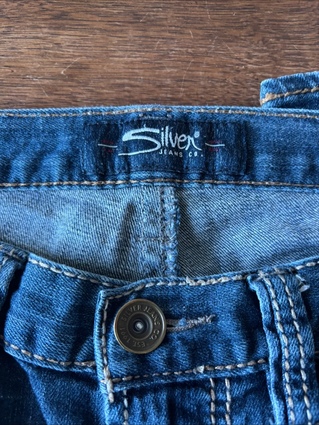 Silver Jeans Co. Built Free Denim Jeans image indicator(6)