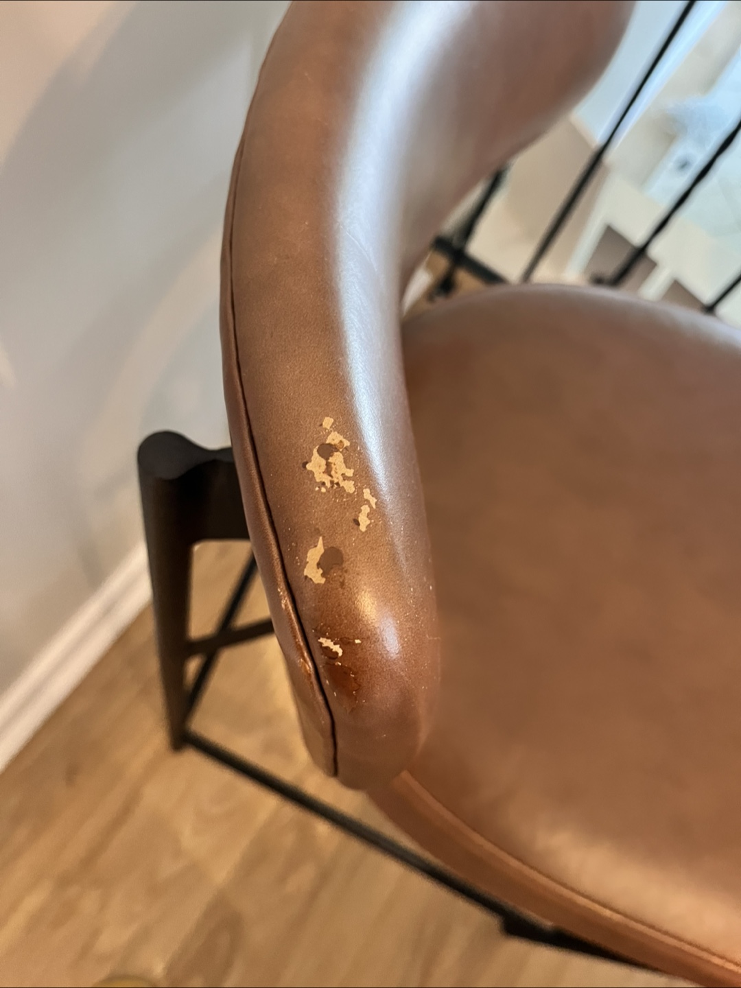 Pottery barn leather stool - photo 4