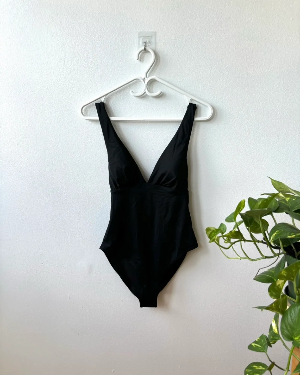 Black One-Piece classic Swimsuit, size small!😎💝🏝️ thumbnail