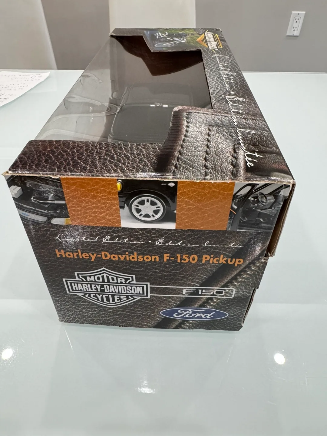 ERTL HARLEY DAVIDSON F-150 PICKIP 1:18 DIECAST 2000 image indicator(3)