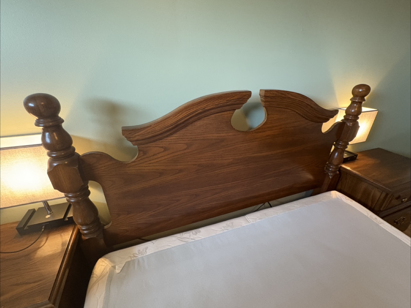 Queen size Wood Bed Frame with two nightstands and bed box - photo 5