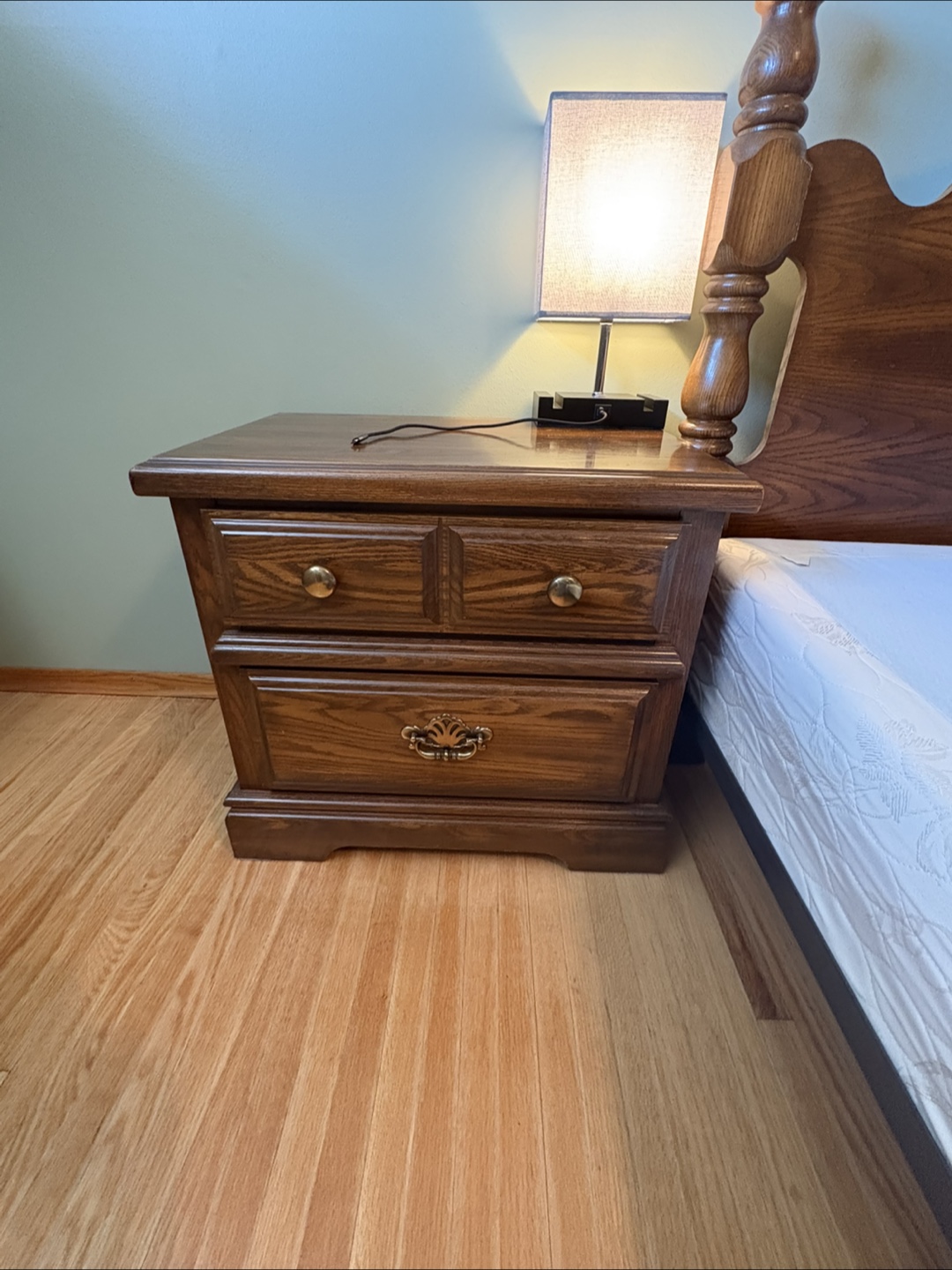 Queen size Wood Bed Frame with two nightstands and bed box - photo 4