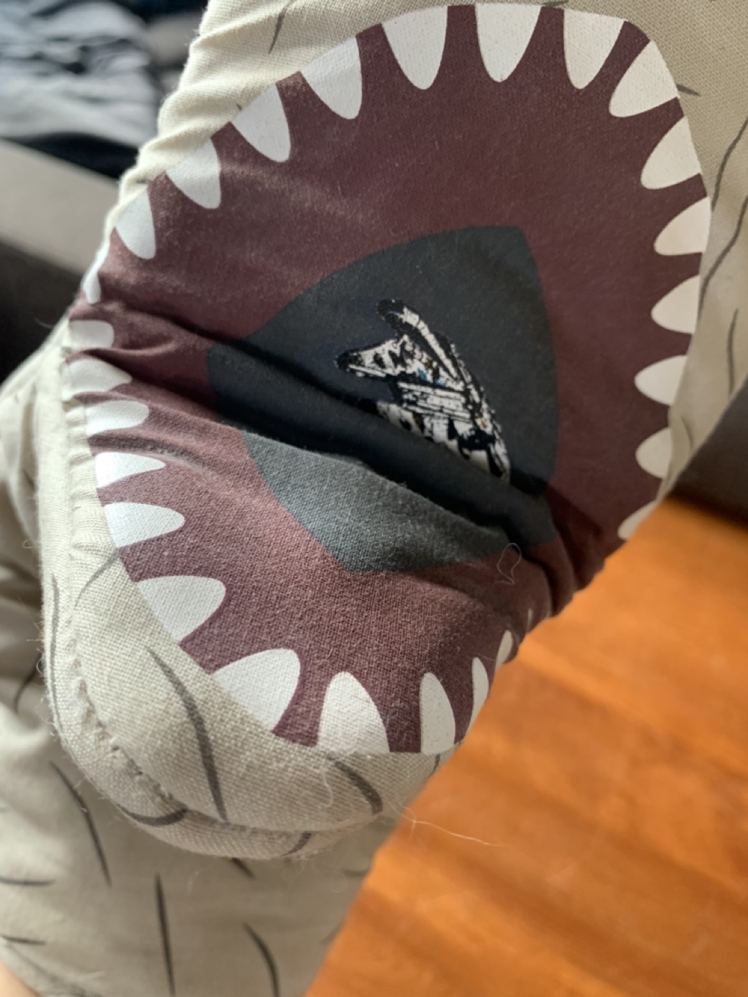 Star Wars Space Worm with Millennium Falcon Oven Mitt - photo 2