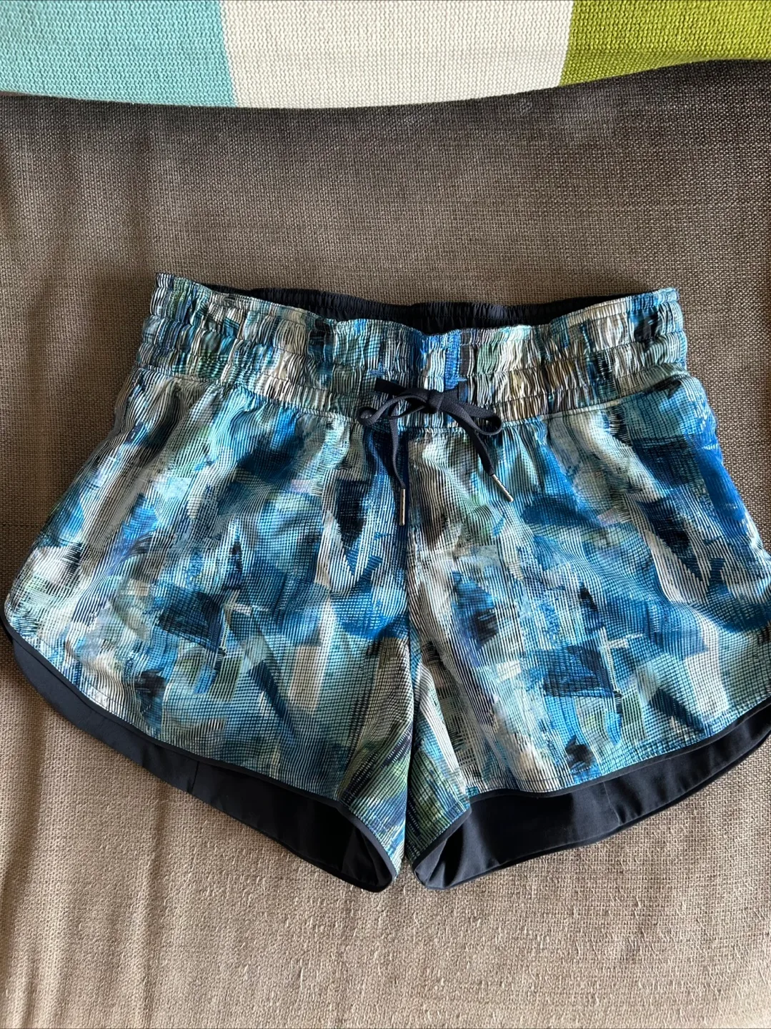 Lululemon Reversible Shorts, Size 4 thumbnail