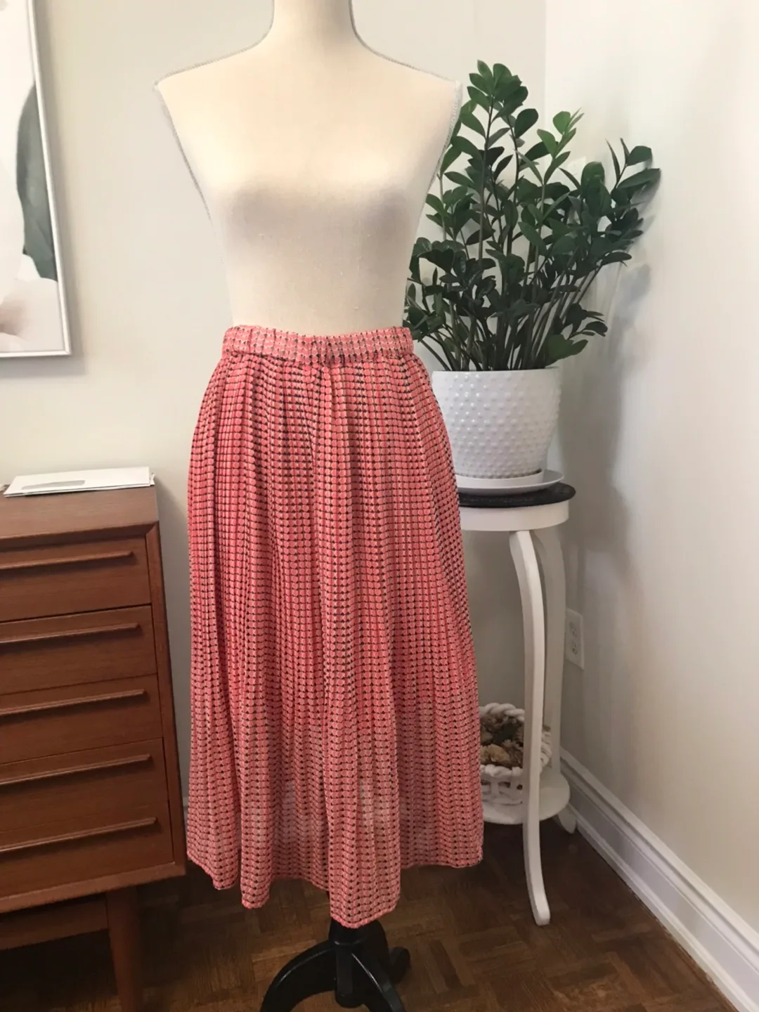 Banana Republic Coral Pleated Midi Skirt image indicator(2)