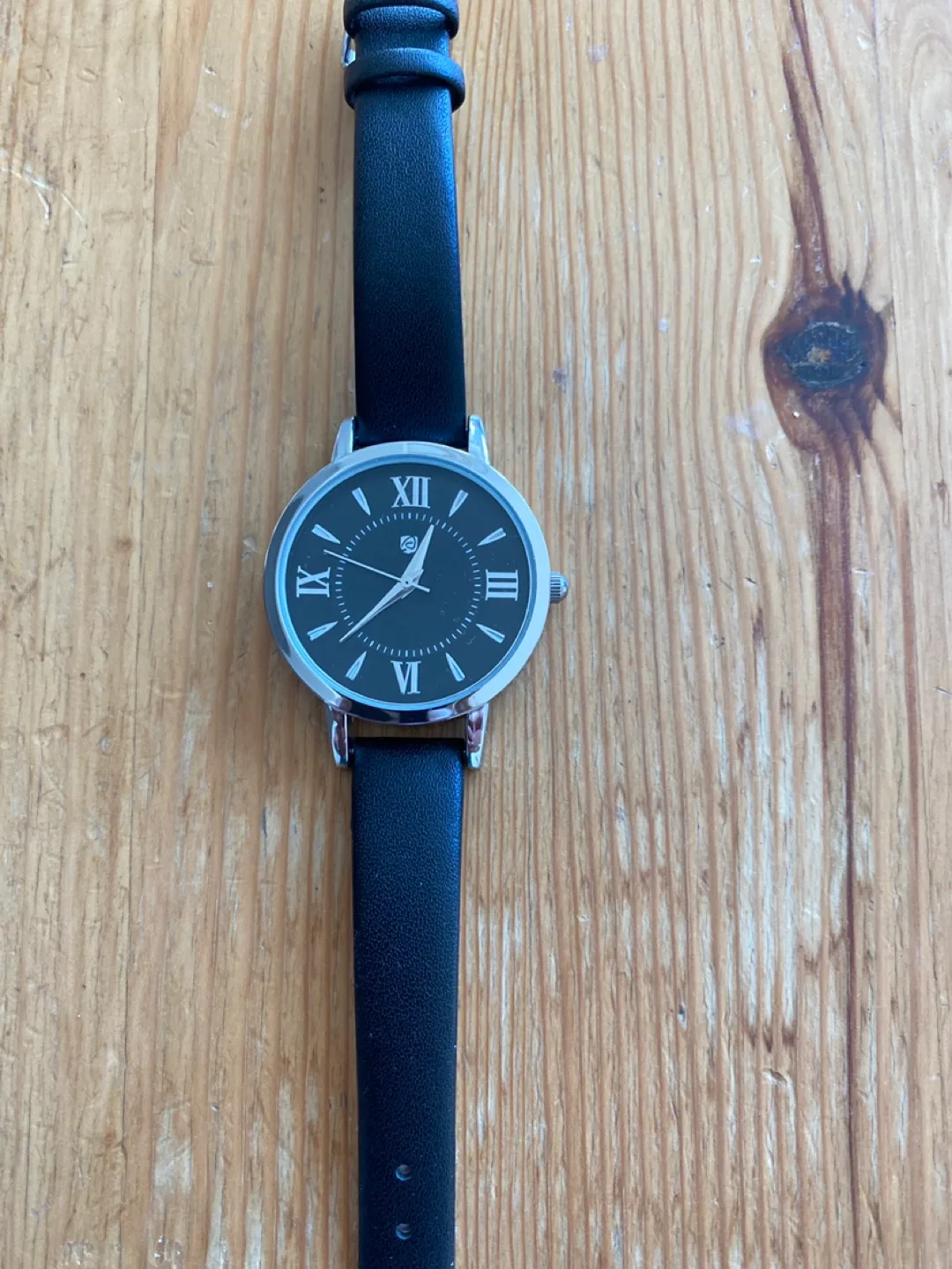 Black Ladies Wristwatch thumbnail