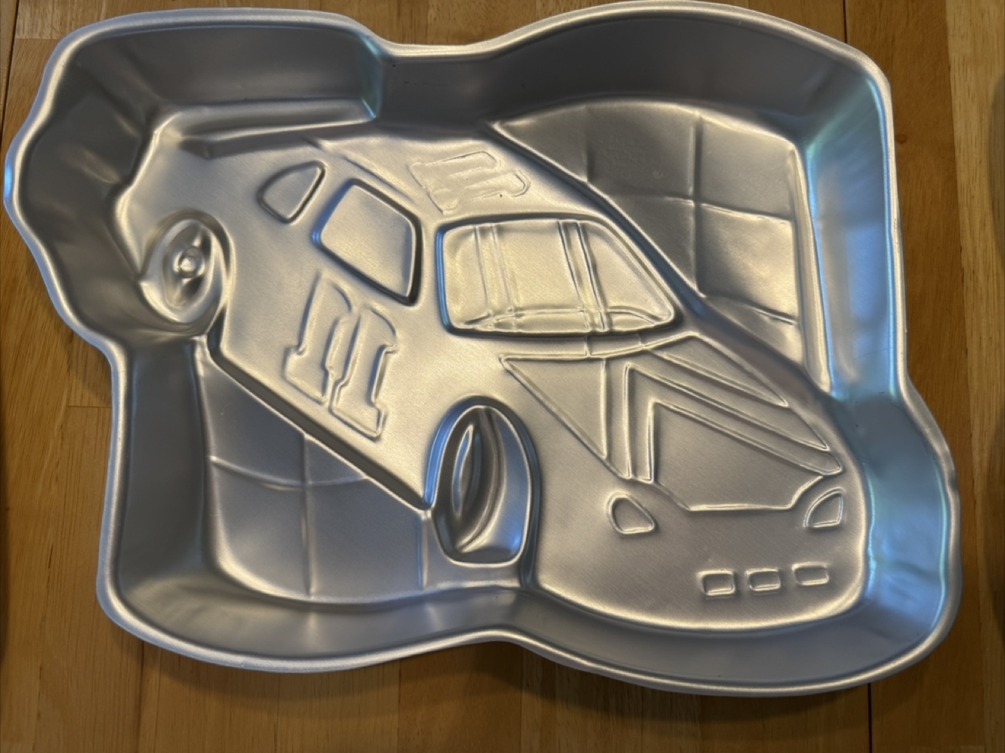 3 specialty cake pans - photo 2